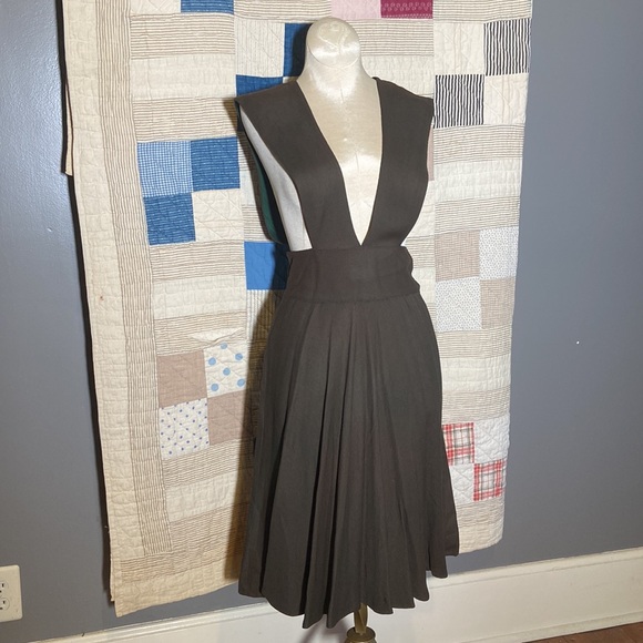 1940s Vintage Green Wool Pinafore Dress - Picture 7 of 9